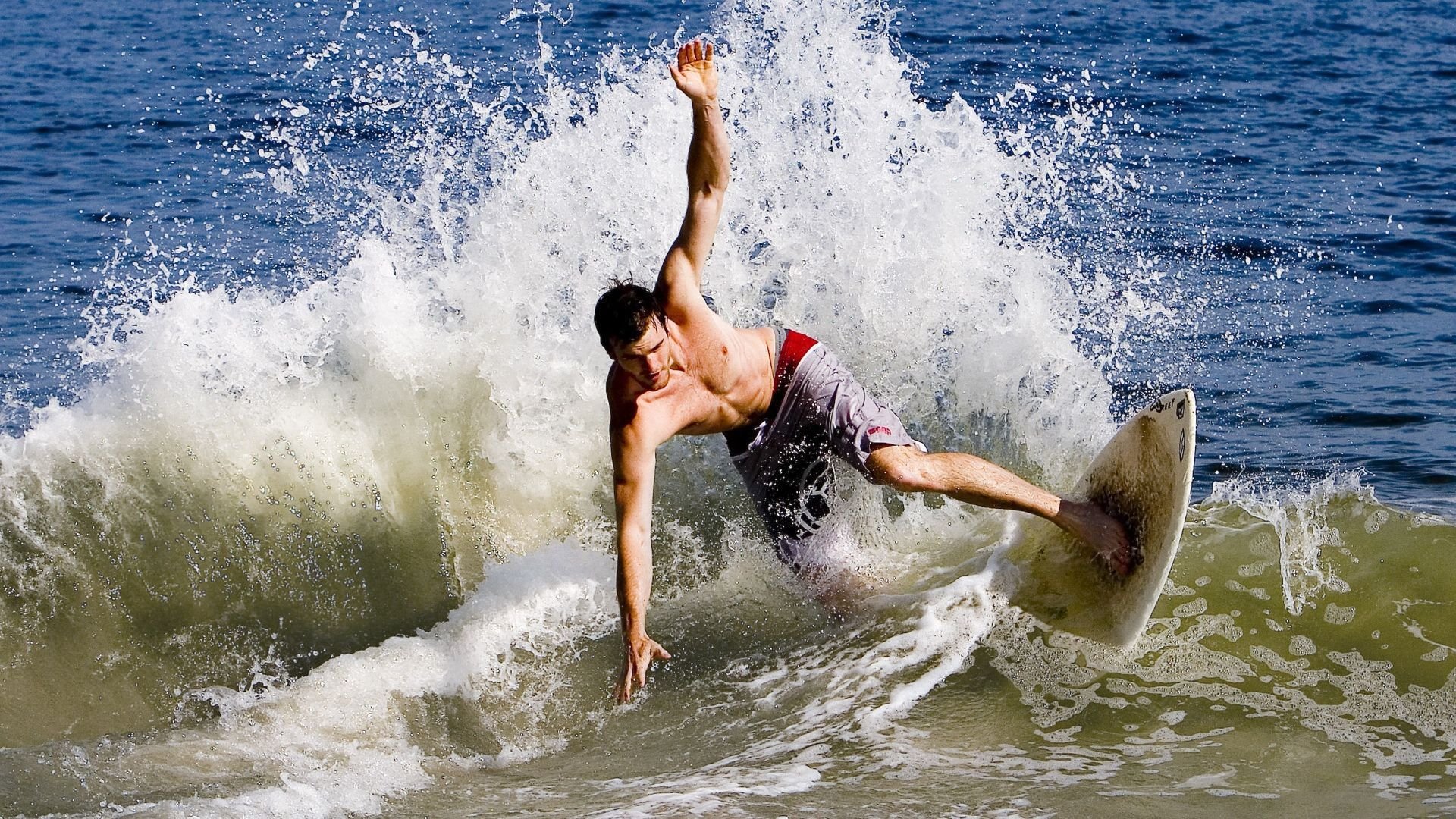 利物浦高压战术屡屡奏效，连续三场零封对手，利物浦战术打法