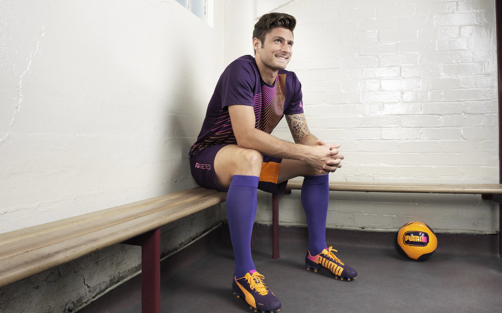 开云电竞中国-勒沃库森在场上展现出坚韧拼搏的精神，取得胜利，勒沃库森战绩聚胜顽球汇